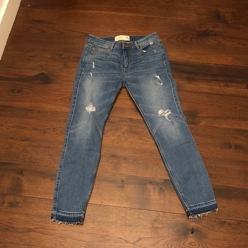 Blue distressed ankle jeans from Abercrombie&Fitch